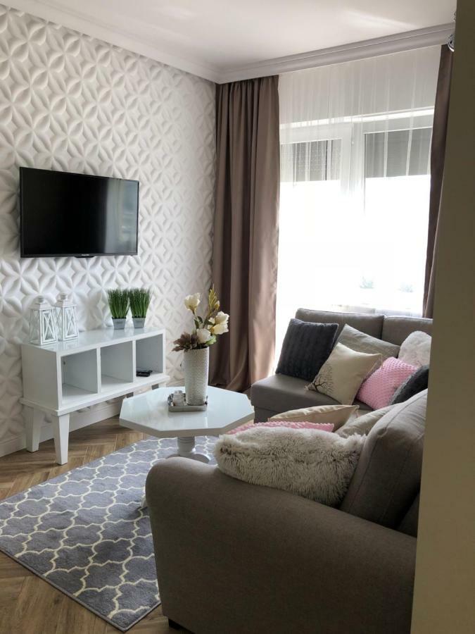 Family & Business Elegant Apartments Ul Warszawska - 2 Bedroom, Balcony, Parking Kielce Eksteriør bilde