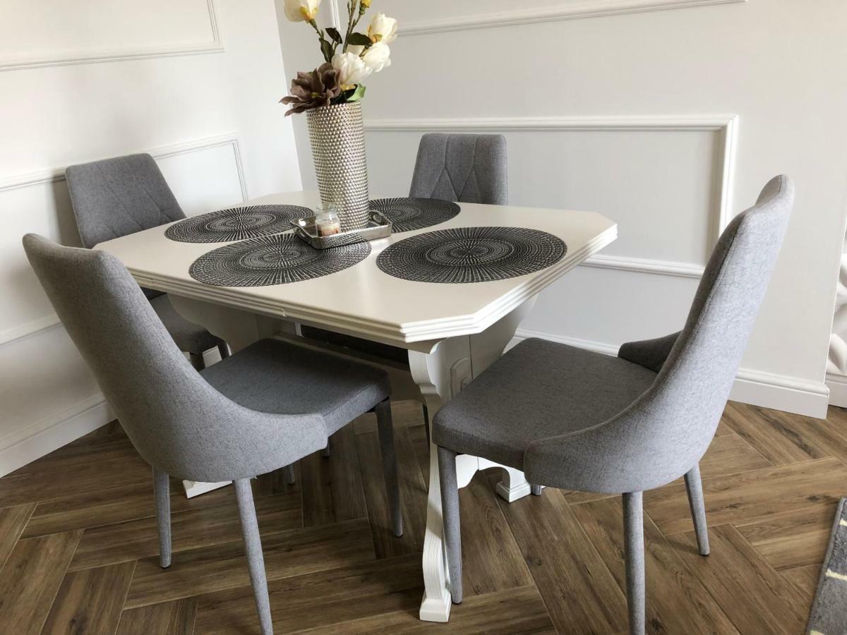 Family & Business Elegant Apartments Ul Warszawska - 2 Bedroom, Balcony, Parking Kielce Eksteriør bilde