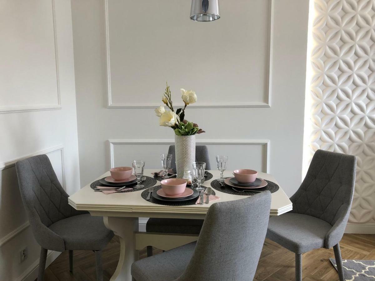 Family & Business Elegant Apartments Ul Warszawska - 2 Bedroom, Balcony, Parking Kielce Eksteriør bilde