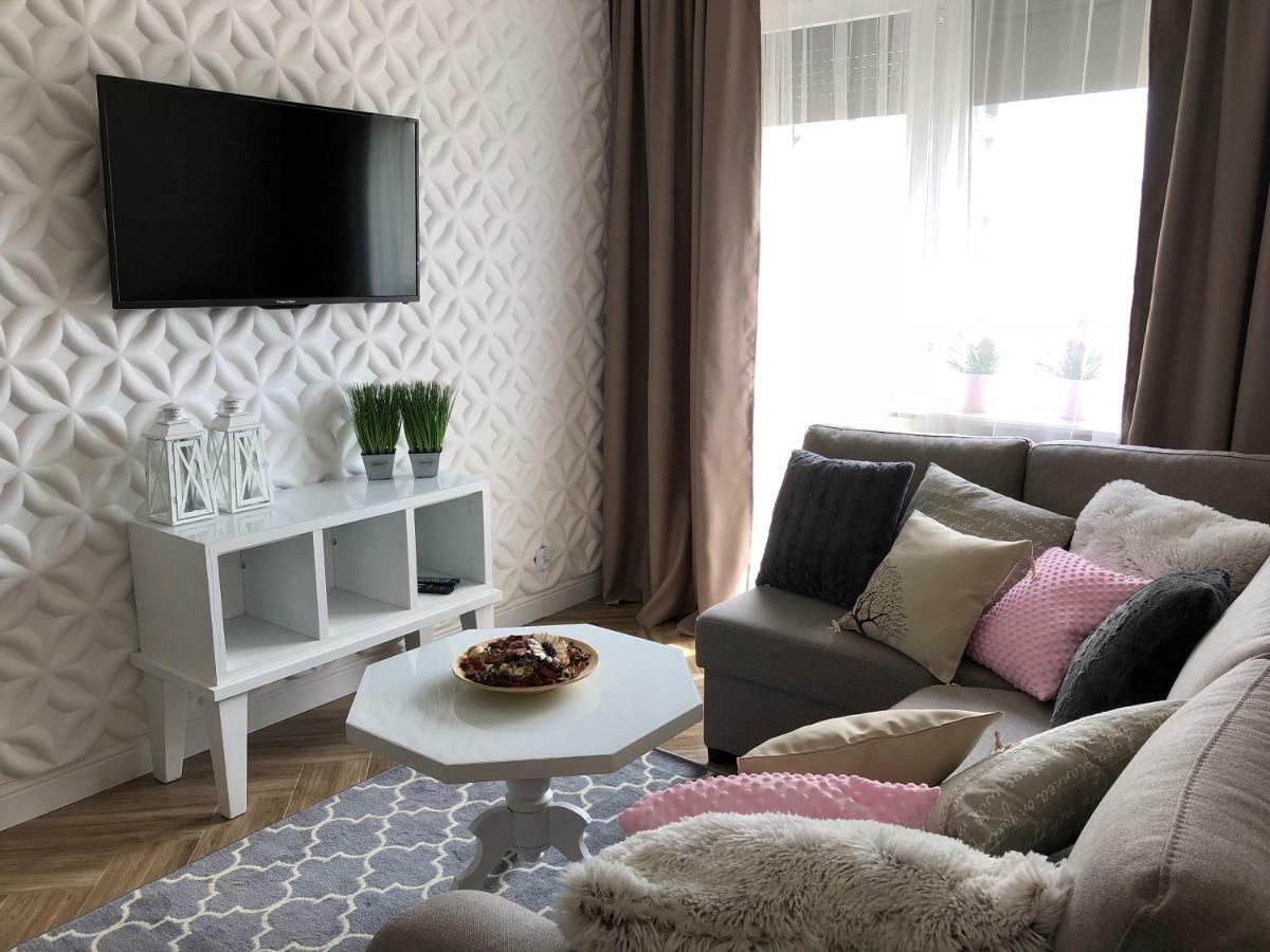 Family & Business Elegant Apartments Ul Warszawska - 2 Bedroom, Balcony, Parking Kielce Eksteriør bilde